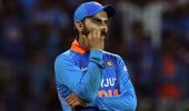 Kohli reacts to Jadeja's controversial run out