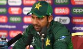 Former players slam PCB for sacking Sarfaraz