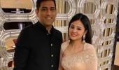 Sakshi pens emotional note for Dhoni