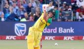 Warner stranded as Australia fall short in second T20