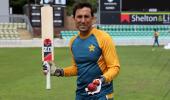 Pakistan needs 'fighting tail' on England tour: Younis