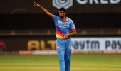 Ashwin refrains from 'Mankading' Finch