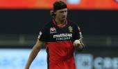 A day after criticising IPL, Steyn apologises