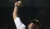 Saqlain wants bowlers' 15-degree elbow rule reviewed