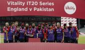 England beat Pakistan in a thriller; win T20 series