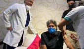 Kapil Dev, Pele get vaccinated