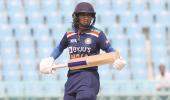 Mithali completes 10,000 runs; cricketers laud her