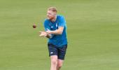 Ashes: Stokes trains along with rest of the England