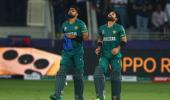 Waqar apologises for Namaz comment