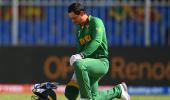 First Look: South Africa's de Kock takes the knee!