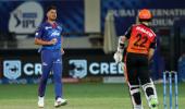 Stoinis suffers hamstring injury in IPL game vs SRH