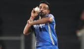 Pacer Kulkarni joins MI squad; Robin backs Rohit