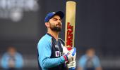 Pak legend cheers Kohli on to hit ton