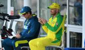 Finch praises coach Langer ahead of contract talks