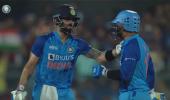 Unselfish Virat. Slammer DK. 16 Runs.