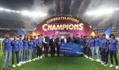 PIX: Tendulkar felicitates the World Champions!