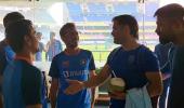 SEE: Dhoni Interacts With Indian Team