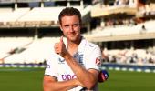 Broad shocks cricket world with retirement news