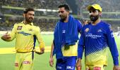 Dhoni blames dew for CSK's defeat vs KKR