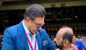 Ravi Shastri meets 'childhood hero' at Chinnaswamy