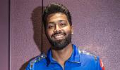 It's Official! Hardik rejoins MI; Green moves to RCB