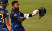 SL's centurion Mendis suffers cramps, hospitalised