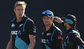 New Zealand stun England to keep T20 series alive