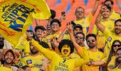 Dhoni Fever Grips Modi Stadium