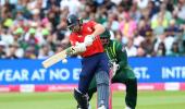 Buttler guides England to 23-run victory over Pakistan