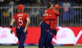 T20 WC: Eng batters flop but down B'desh by 21 runs