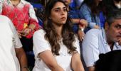 Ritika's Priceless Reaction to Rohit's Knock
