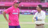 What are Dravid and Gavaskar talking about?