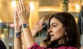 Anushka's Shocked Reaction to Kohli's Dismissal