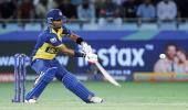 Sri Lanka skipper, pacer return home from Pakistan