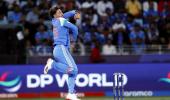 'Expect Kuldeep in the eleven against Pakistan': Gavaskar