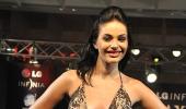 Images: Hot beach babes scorch the Indian ramp!