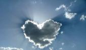 Unusual summer pics: Heart in the sky!