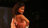 Models preen, twirl, dance for Manish Malhotra!