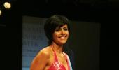 Sari sizzle: Mandira heats things up