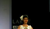 LFW: Tusshar Kapoor showstops womenswear line!
