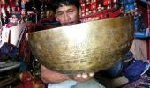 Discovering the secrets of the singing bowls in Nepal