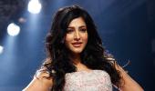 Shruti Hassan looks so stunning, Papa Kamal should be proud
