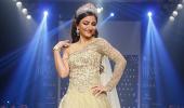 Soha breaks into a dance on the runway