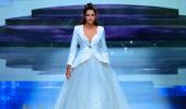 Girls, this could be your dream wedding gown