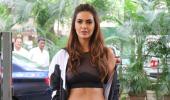 Watch! Esha Gupta's bootylicious workout