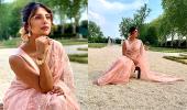 Uff! Desi girl Priyanka's hot sari avatar