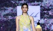 See! This beauty queen's ramp walk is so, so HOT