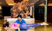 Shilpa Shetty beats Monday blues with tough yoga pose