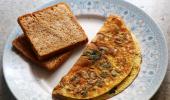 SEE: How to make Mushroom and Spinach Omelette