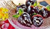 Recipe: Chocolate-Dipped Strawberries